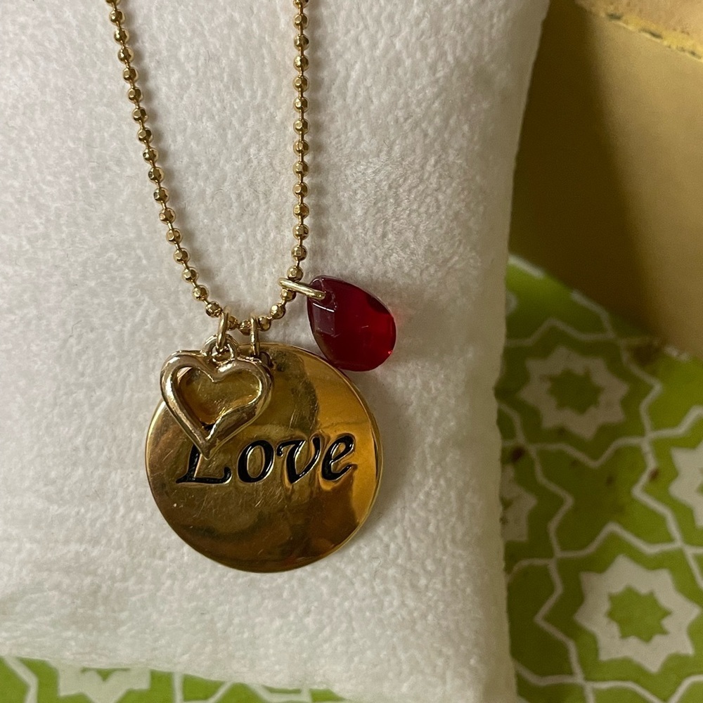 AVON โLoveโ Necklace โ Gold Tone Pendant with Heart & Garnet Color Gem Drop